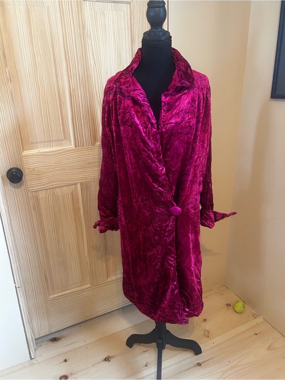 Women’s Vintage crush Velvet Long jacket - Deep Fuchsia